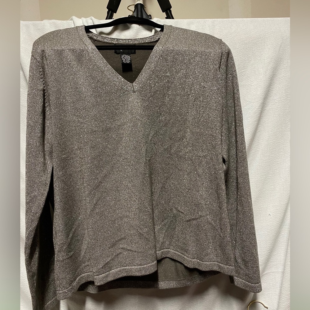 🔥🔥Style & Co woman’s glitter gray sweater. Large